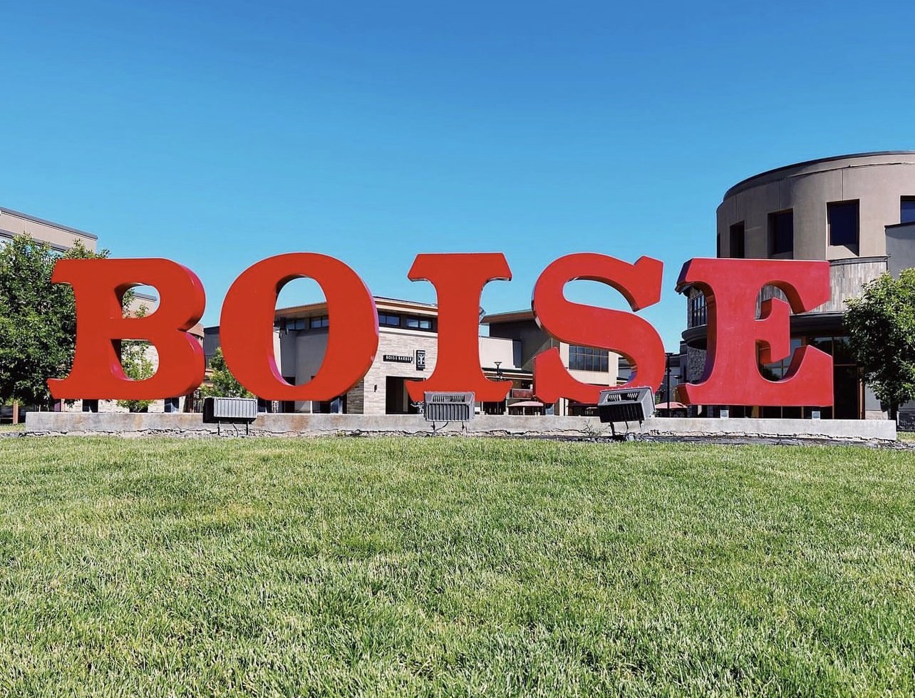A large outdoor piece of art that says "BOISE".